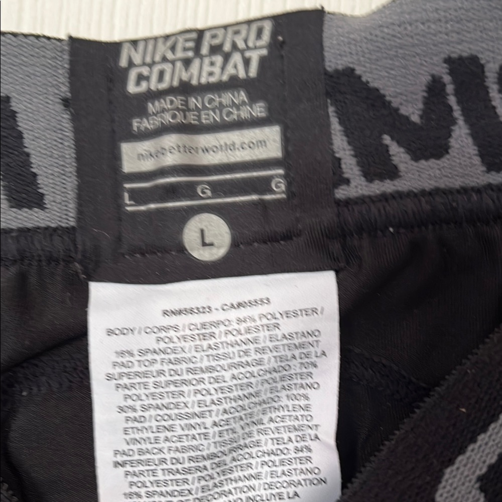 Nike Pro Combat Black and Gray Compression Set - Picture 7 of 7